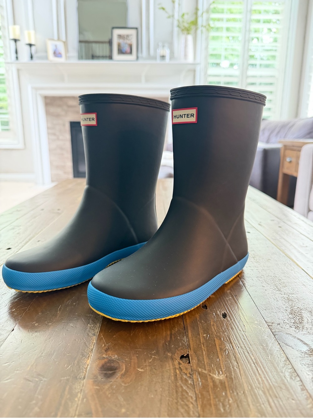 NWOT Hunter Kids Navy Rain Boots with Blue Trim size 2